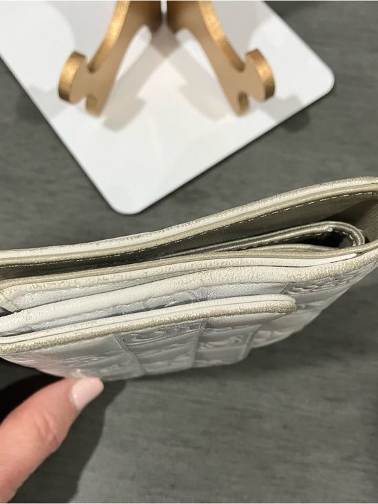 CHANEL White Quilted Embossed Leather Wallet with Silver CC - Picture 3 of 8